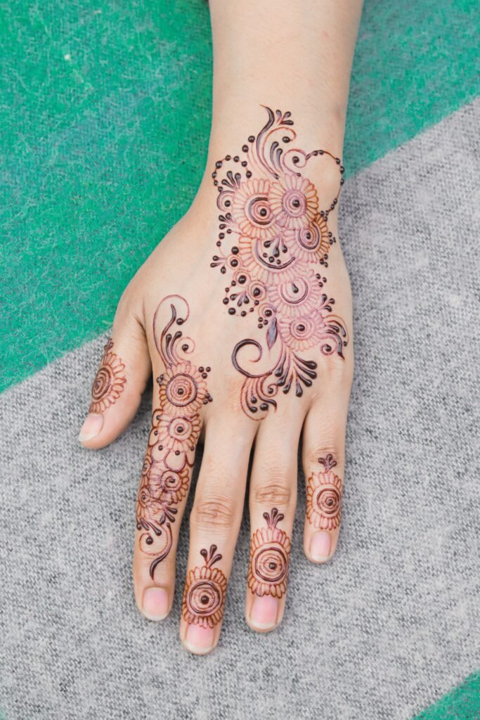 We're Loving These Mehndi Designs That Look Like Jewelry - Bridals.PK