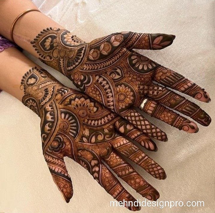 Stylish and Modern Mehndi Design For Hands - Ethnic Fashion Inspirations!-cacanhphuclong.com.vn
