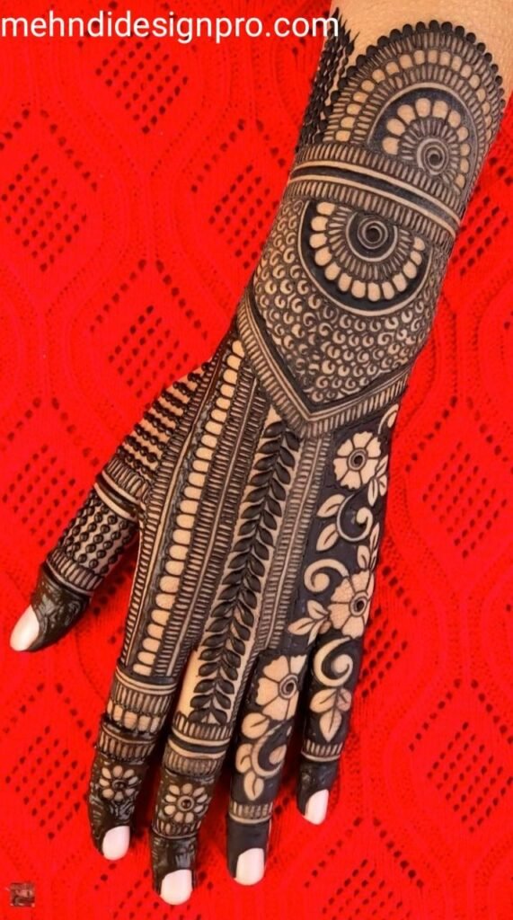 Short hand mehndi design - Mehndi Design World