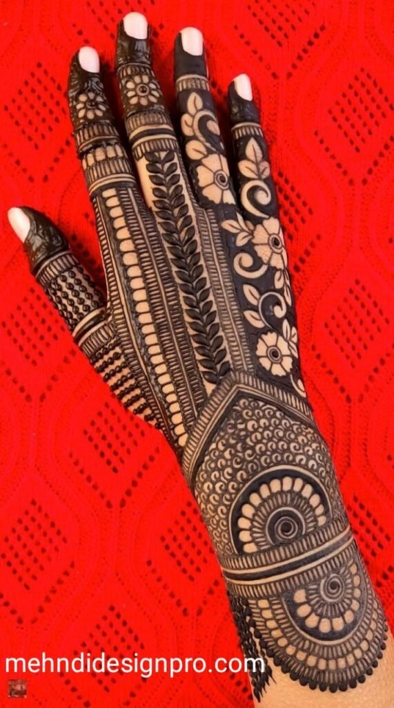 Pin by 👑✨ on Quick Saves | Henna designs easy, Latest simple mehndi designs,  Henna tattoo