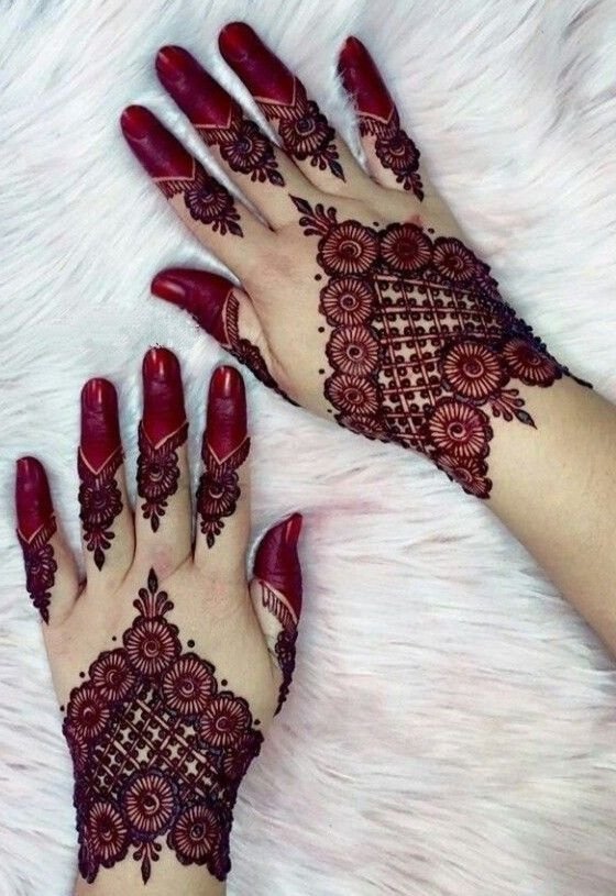 New Collection of Modern Mehndi Designs For Hands and Feet - Glossnglitters