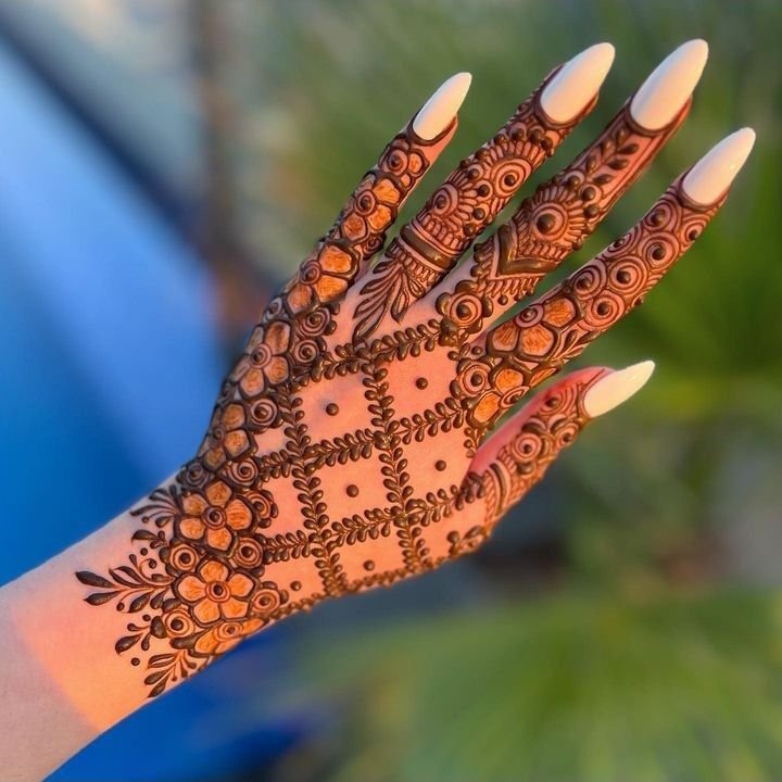 Simple mehndi design