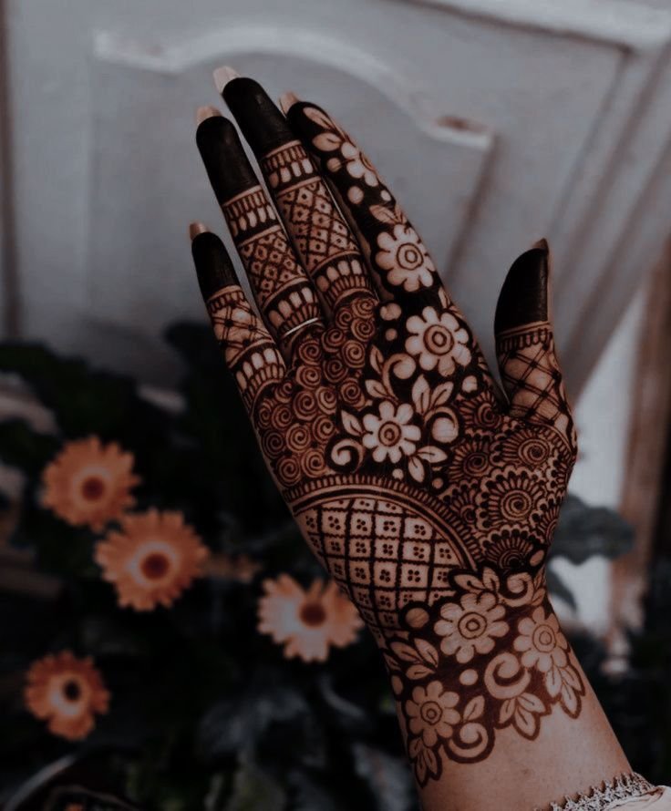 Simple mehndi design