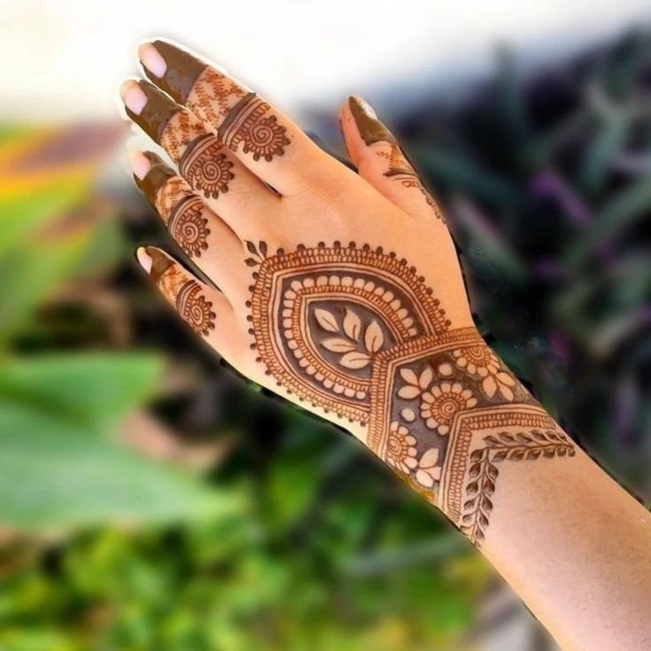 Easy Mehndi Design Photo