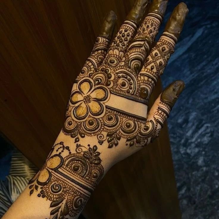 Easy Mehndi Design Photo