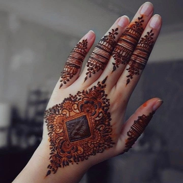 Front Hand Mehndi Design