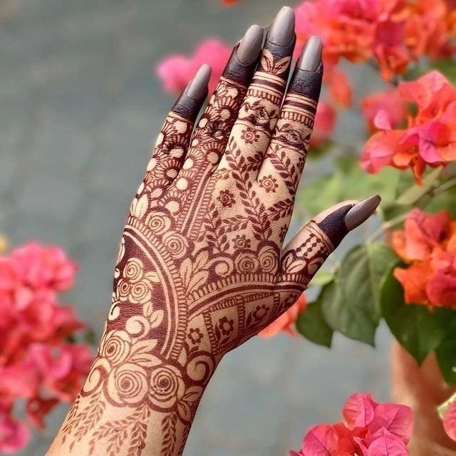 Front Hand Mehndi Design