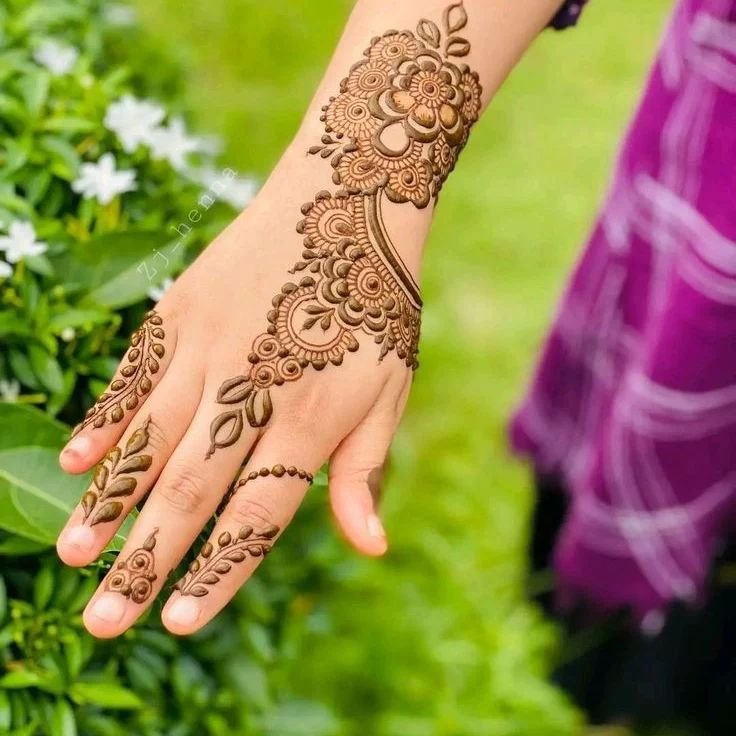 Front Hand Mehndi Design