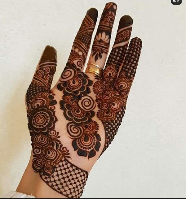 Front Hand Simple Mehndi Design