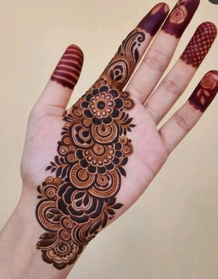 Front Hand Simple Mehndi Design