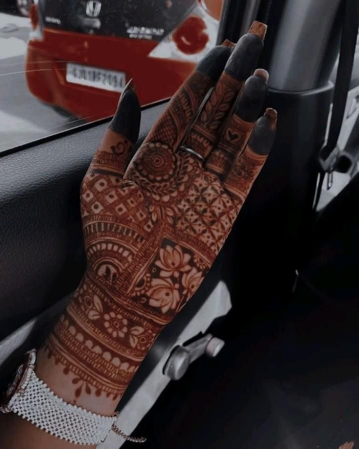 Front Hand Simple Mehndi Design