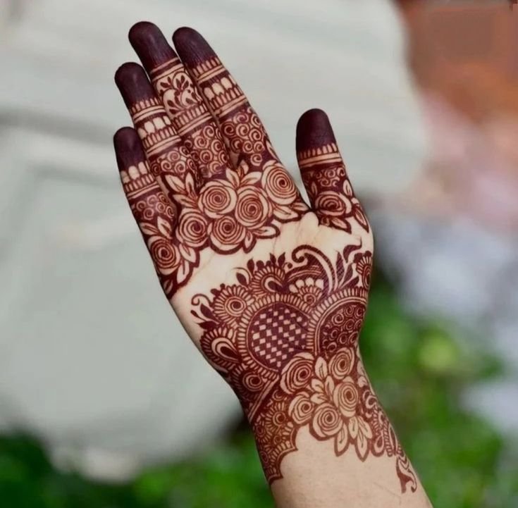 Front Hand Simple Mehndi Design