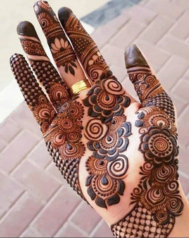 Front Hand Simple Mehndi Design