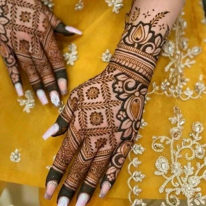 Front Hand Mehndi Design