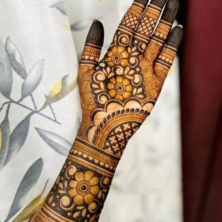 Front Hand Mehndi Design