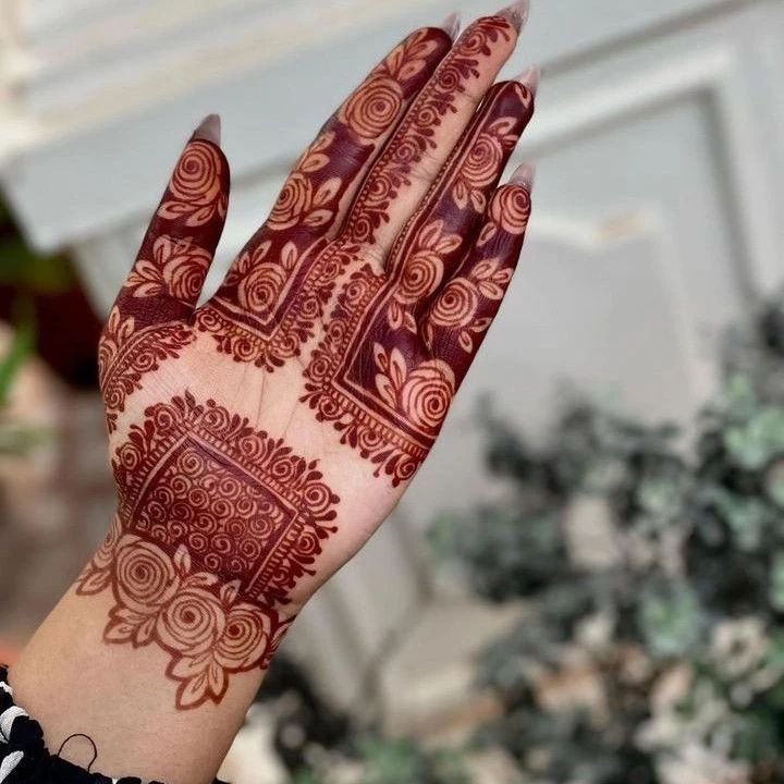 Front Hand Mehndi Design