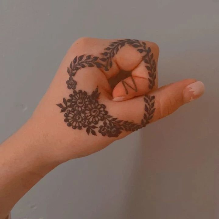 Simple Mehndi Designs