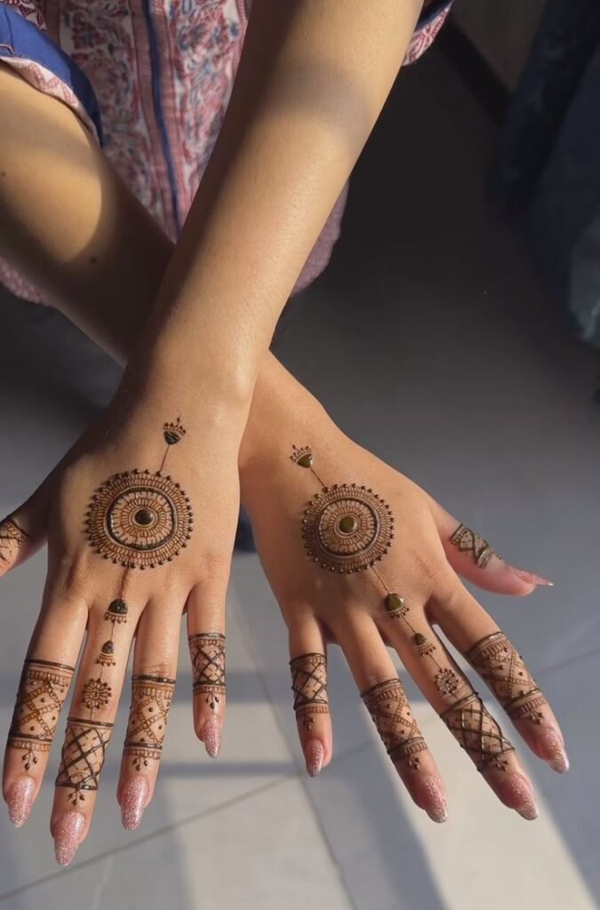 Simple Design of Mehndi