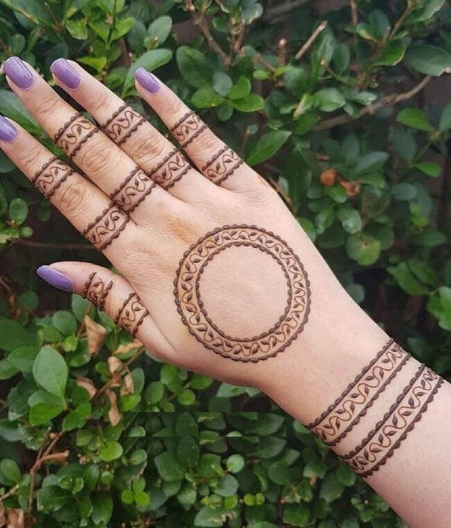 Simple Design of Mehndi