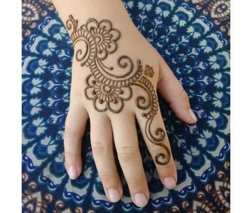 Simple Mehndi Designs For Kids 